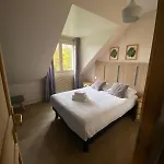 Au Charme Du Espace Bien Etre Et Piscine Chauffe Proche Parc Et Restaurant Du Casino 招待所 3*