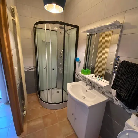 Au Charme Du Espace Bien Etre Et Piscine Chauffe Proche Parc Et Restaurant Du Casino Pensionat Forges-les-Eaux