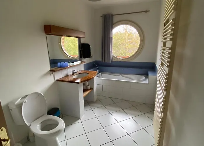 Au Charme Du Espace Bien Etre Et Piscine Chauffe Proche Parc Et Restaurant Du Casino Forges-les-Eaux