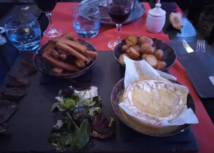 Au Charme Du Espace Bien Etre Et Piscine Chauffe Proche Parc Et Restaurant Du Casino 3*